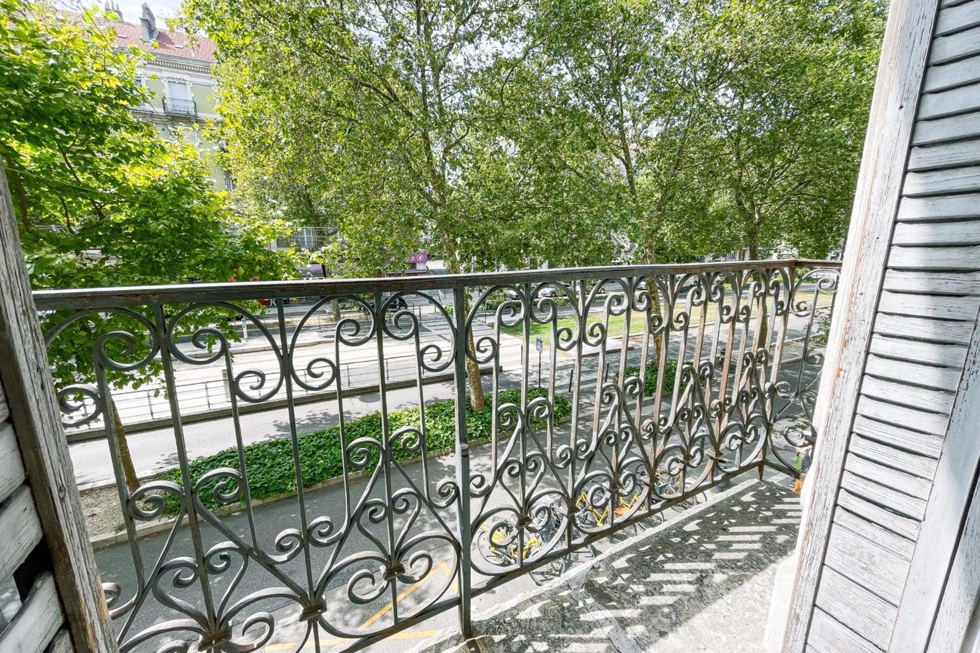 The Authentic T2 Downtown Balcony Tramway #G3 Apartment Grenoble Exterior photo